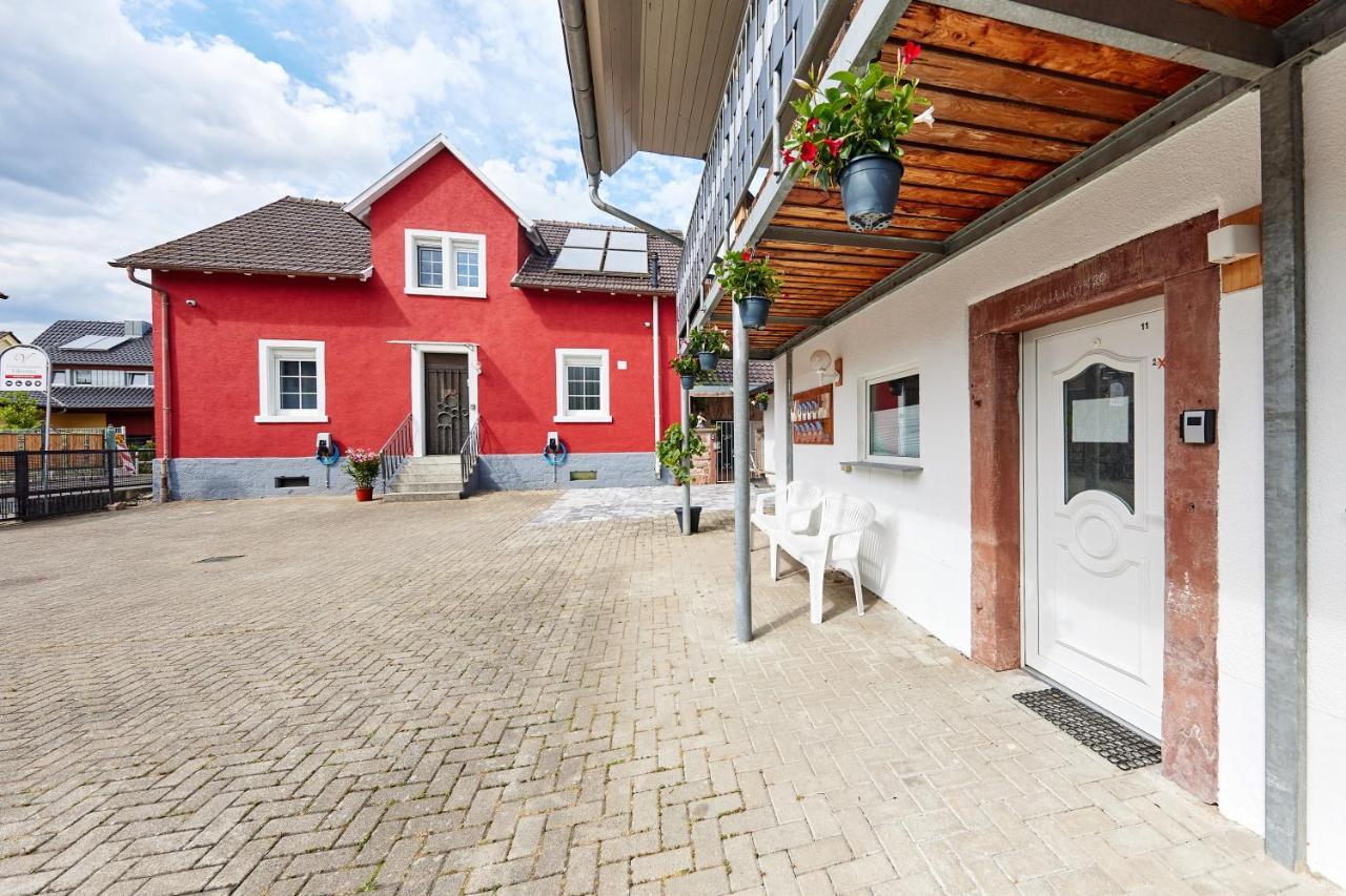 Gaestehaus Viktoriya Nur Wenige Minuten Zum Europa-Park Rust Exterior foto